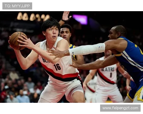 勇士与开拓者激战四月二十六日争夺季后赛关键胜利的精彩对决 勇士与开拓者激战四月二十六日争夺季后赛关键胜利的精彩对决